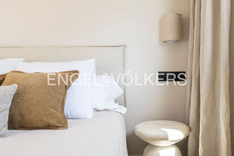 Foto 48bd91ff-28eb-458a-80c2-b262ee9e1660. Àtic amb calefacció a Vila de Gràcia Barcelona