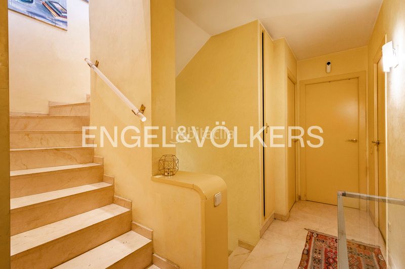 Foto f8731f53-15f5-4c63-b95e-057530b69053. Casa adossada amb calefacció aparcament piscina a Esplugues de Llobregat