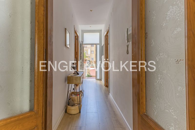 Foto 150e6bce-895a-4f02-b39c-8c77a54e49d1. Casa amb calefacció aparcament a Baix Guinardó Barcelona