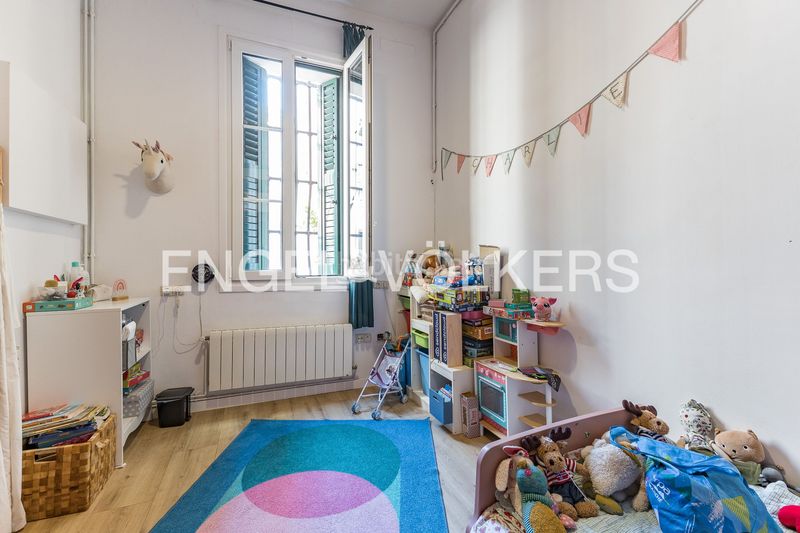 Foto 37ec7c59-7a72-4e6a-a9e8-fc6c3719b5fa. Casa amb calefacció aparcament a Baix Guinardó Barcelona