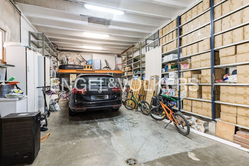 Foto 570230f7-7d9d-48ab-86a4-45215ad9e908. Casa amb calefacció aparcament a Baix Guinardó Barcelona