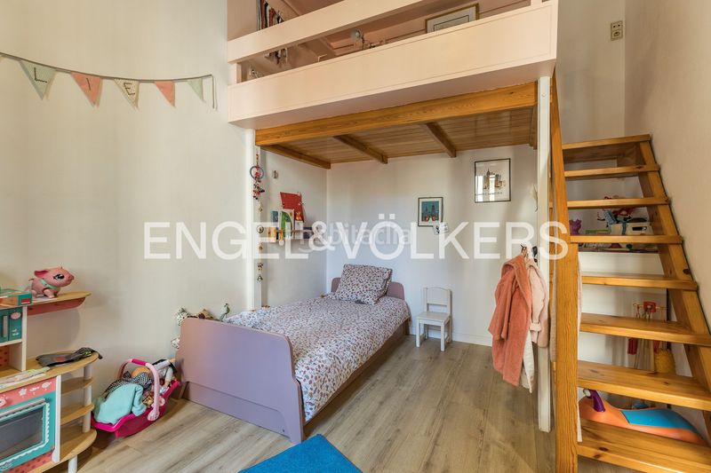 Foto 73f050b6-d868-4079-b08b-8e2a31d92fd2. Casa amb calefacció aparcament a Baix Guinardó Barcelona