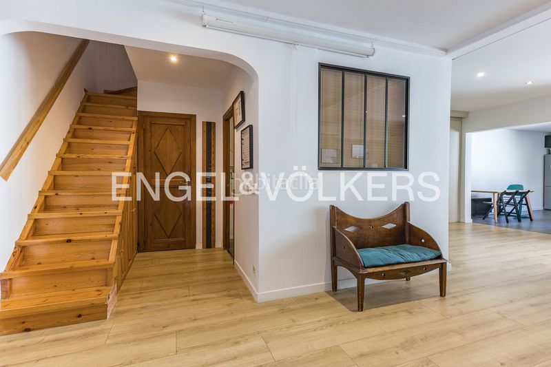 Foto c09a1454-bbba-421b-a74b-ec4cbba6b4be. Casa amb calefacció aparcament a Baix Guinardó Barcelona