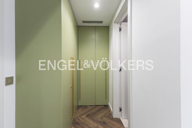 Foto 1215faa8-d9e1-46be-aa7f-494418c65c37. Àtic amb calefacció a Sant Antoni Barcelona