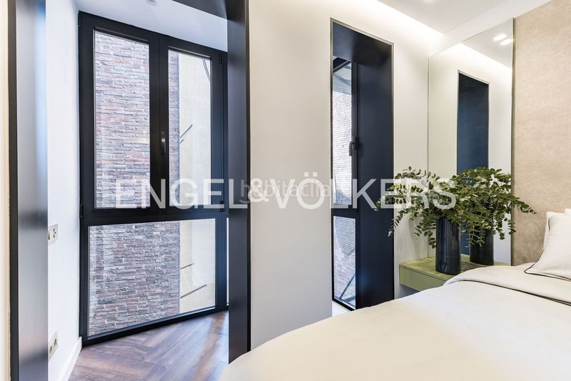 Foto 2d0d7818-fcda-447f-8f9f-d9090e44ae2b. Àtic amb calefacció a Sant Antoni Barcelona