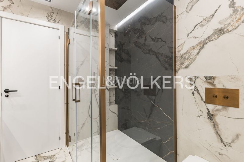 Foto 7740c010-7011-42a1-ad2a-cc2886f2e683. Àtic amb calefacció a Sant Antoni Barcelona