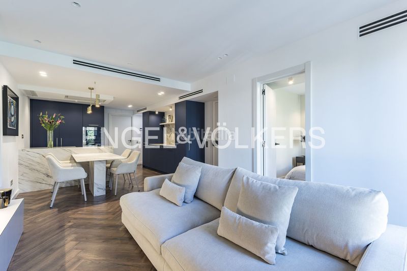 Foto 78b6b93f-254e-4320-9d3e-ba9423c7730c. Àtic amb calefacció a Sant Antoni Barcelona