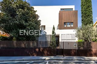 Casa en Sant Domènec. Exclusiva casa unifamiliar de diseño vanguardista
