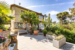 Casa en Valldoreix. Tradicional casa con encanto cerca de la estación de valldoreix