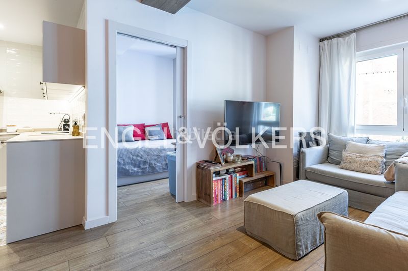 Foto 98774e89-66b8-49e9-92d9-f98897937f42. Pis amb calefacció a Tres Torres Barcelona