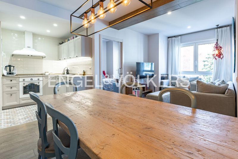 Foto da9febbb-ac82-44cd-816f-c5f63380b440. Pis amb calefacció a Tres Torres Barcelona