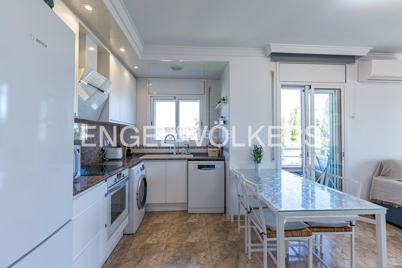 Foto 559bddb2-3026-4e76-9548-0ff5c32ab320. Àtic amb calefacció aparcament piscina a Coma-ruga platja Coma-ruga