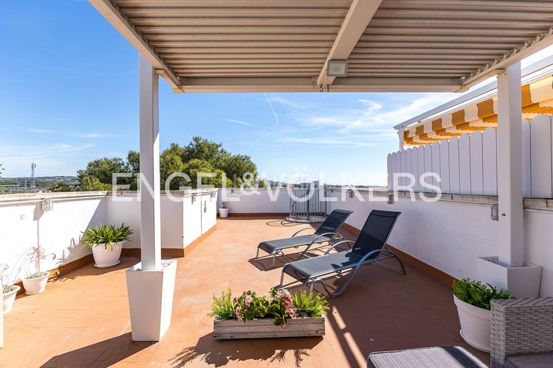 Foto 719b3019-3da5-4649-bf7c-263e297dba30. Àtic amb calefacció aparcament piscina a Coma-ruga platja Coma-ruga