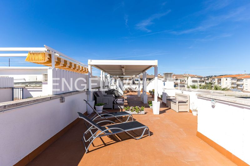 Foto a5b8e9a6-b953-4396-a162-69256d08ddac. Àtic amb calefacció aparcament piscina a Coma-ruga platja Coma-ruga