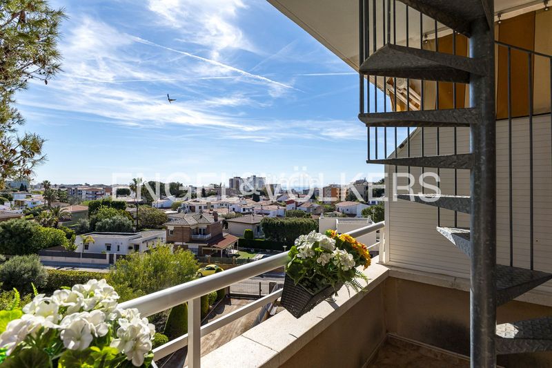 Foto bc379f41-eb90-4eb1-8677-9315f0c0e05d. Àtic amb calefacció aparcament piscina a Coma-ruga platja Coma-ruga