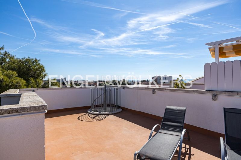 Foto eb17758f-7f2e-4aa0-bb0c-ce7e16484d1b. Àtic amb calefacció aparcament piscina a Coma-ruga platja Coma-ruga