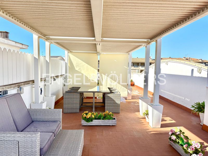 Foto fa810780-bf9a-47d3-92d6-adf6905b5bc7. Àtic amb calefacció aparcament piscina a Coma-ruga platja Coma-ruga