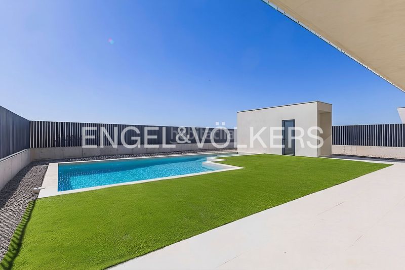 Foto 4fef80af-d569-4805-8572-cd928c4893b2. Casa amb calefacció aparcament piscina a Can Pei Sitges