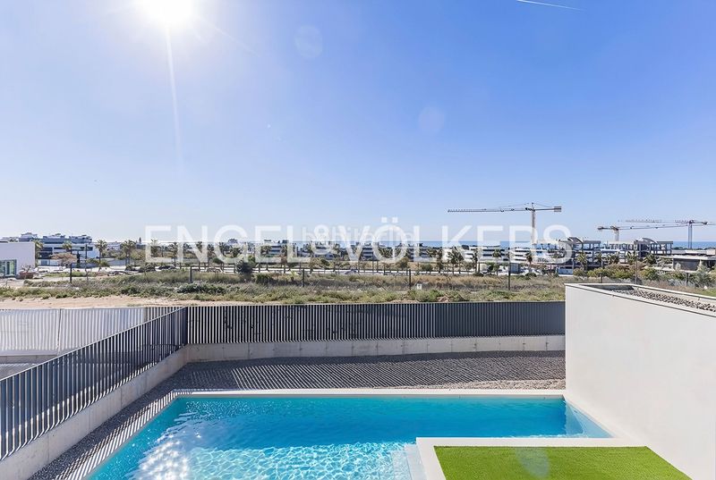 Foto 6e552987-279f-4f6f-94d7-c535164ae101. Casa amb calefacció aparcament piscina a Can Pei Sitges