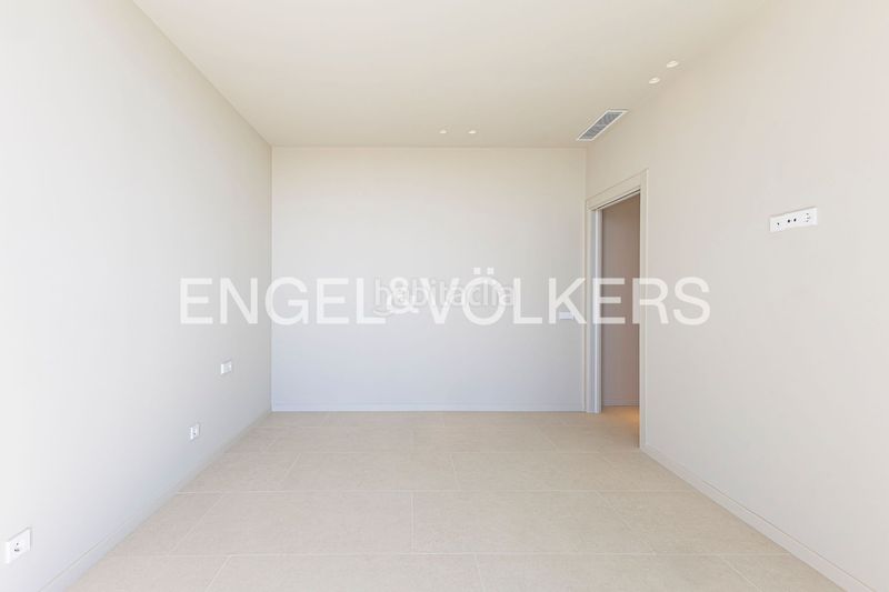 Foto 98b761bf-71ed-42a2-b61f-382509d2fea8. Casa amb calefacció aparcament piscina a Can Pei Sitges