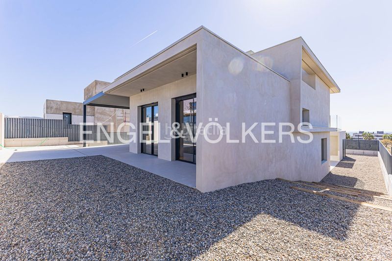 Foto c9399b71-90a9-4926-bafb-c2eb9a06511f. Casa amb calefacció aparcament piscina a Can Pei Sitges