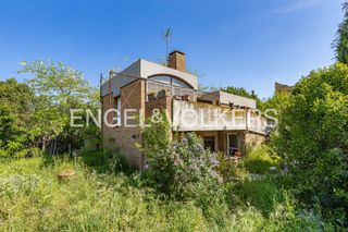 Maison à Palau-solità i Plegamans. Casa singular en la entrada de palausolità i plegamans. casa luj