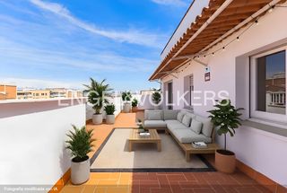 Pis a Vinyets-Molí Vell. Ático con espectacular terraza de 27m2 y vistas despejadas en sa