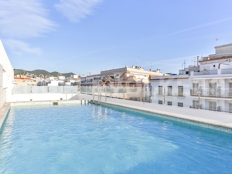 Foto 186a759f-0233-4316-9b61-222bd39f7b9d. Lloguer àtic amb calefacció piscina a Centre Sitges