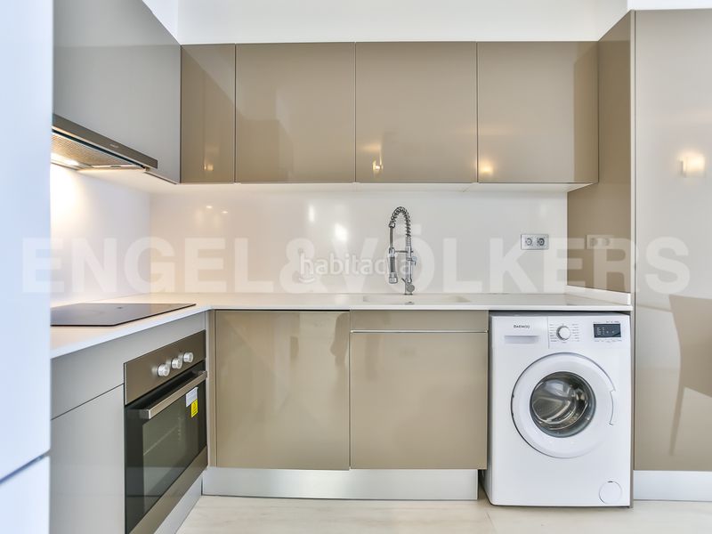 Foto 4b1227cc-4253-4e53-9f00-c0b08bfbb019. Lloguer àtic amb calefacció piscina a Centre Sitges