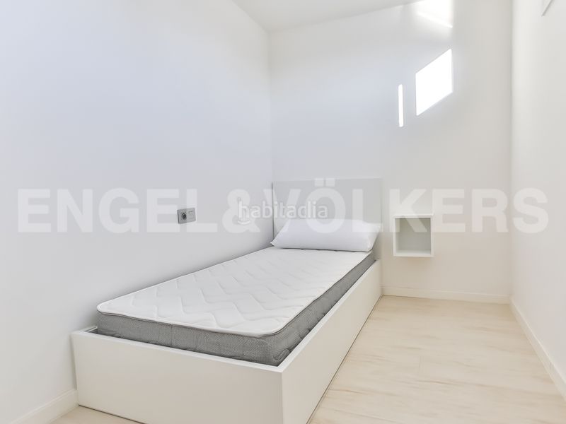 Foto 55fcb37d-1a75-4ec1-800f-bc657b4f89e0. Lloguer àtic amb calefacció piscina a Centre Sitges