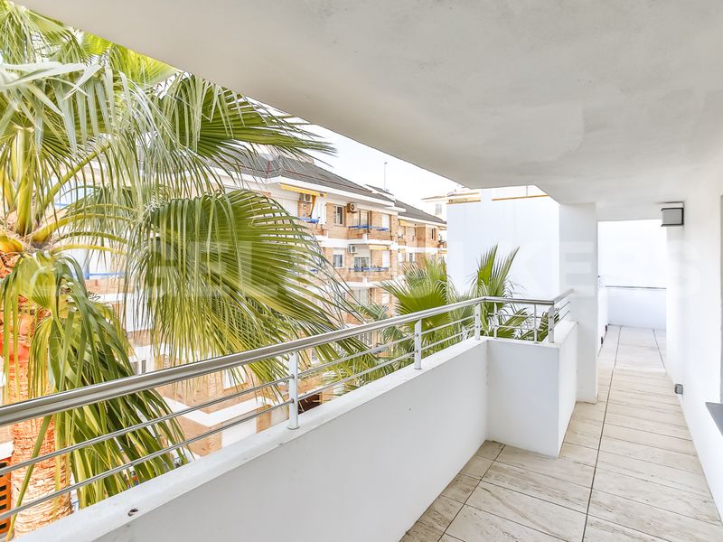 Foto 61c5009c-82fb-42ee-9d57-a38e331fce91. Lloguer àtic amb calefacció piscina a Centre Sitges