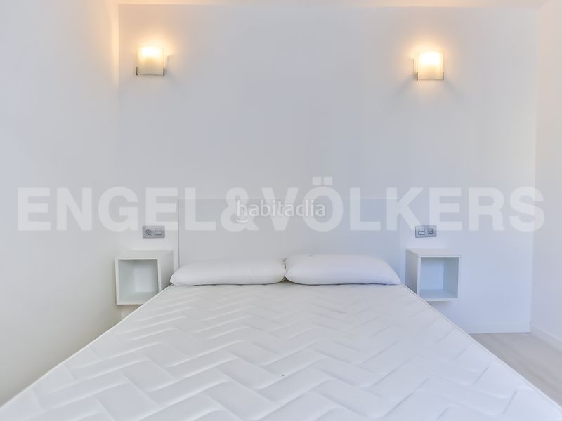 Foto 8d4be3fc-1402-4d4e-a57b-8467cf63a375. Lloguer àtic amb calefacció piscina a Centre Sitges