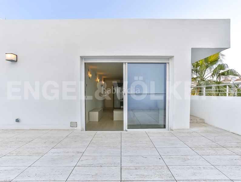 Foto e6612bc4-162b-40cd-8467-ba84556b96ef. Lloguer àtic amb calefacció piscina a Centre Sitges