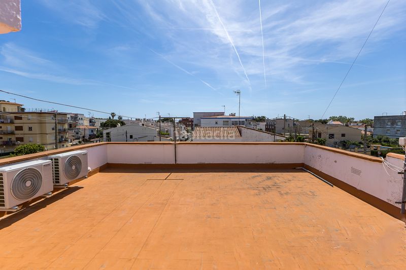 Foto d00db903-f20d-4ade-b1e9-ad484cb7e672. Casa adossada amb calefacció a Bardaji-El Molí de Baix Cubelles