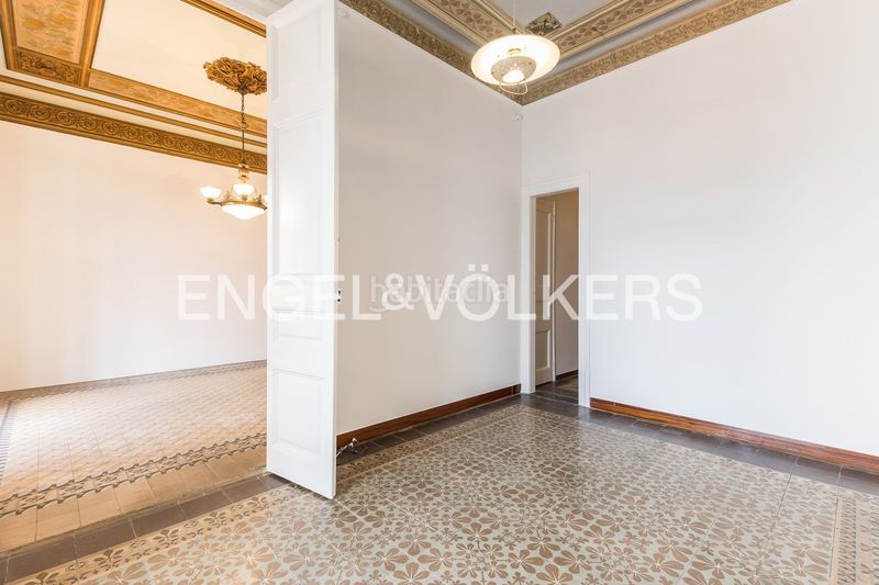 Foto a2b6cadc-2663-4c9e-b81d-5a48922d1c6d. Pis amb calefacció a Dreta de l´Eixample Barcelona