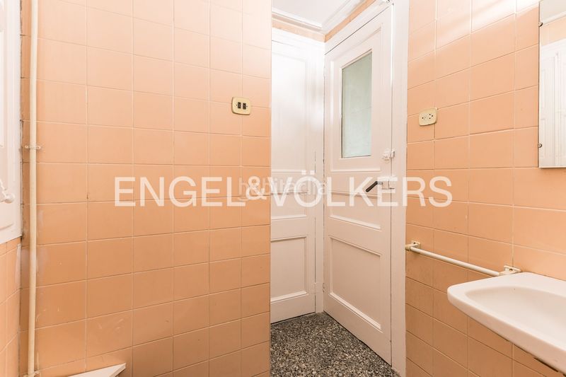 Foto d20db731-d8e9-43e1-b3b2-587e065bd1ad. Pis amb calefacció a Dreta de l´Eixample Barcelona