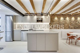 Alquiler Piso en Vila de Gràcia. Precioso piso vacacional de diseño con terraza privada
