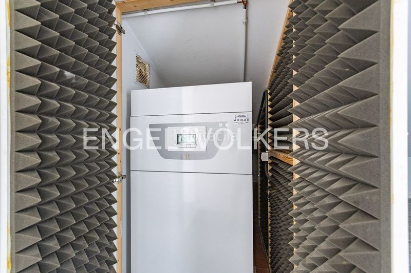 Foto 166914a9-144b-4e57-83df-02edd2bf7a7c. Pis amb calefacció a Creu Alta Sabadell