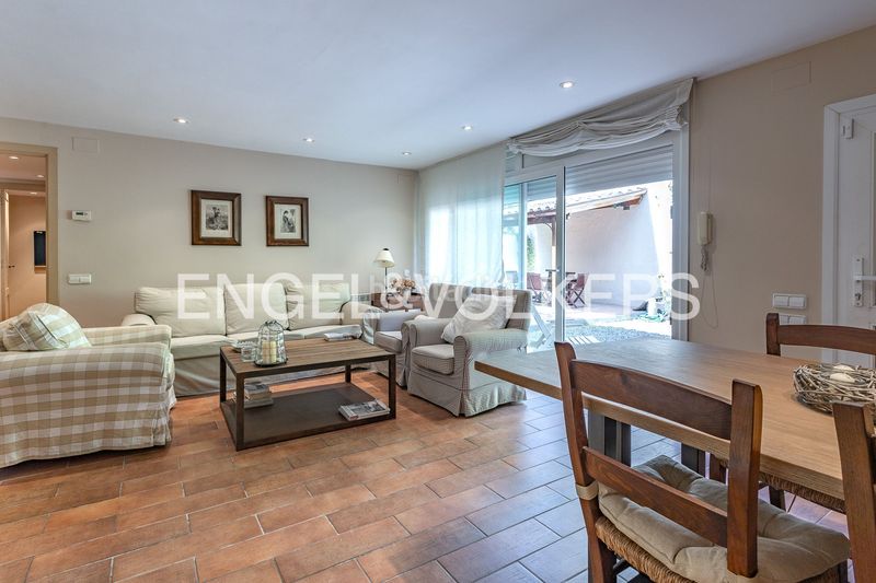 Foto 17fd990a-bd4d-4162-bca4-f537ddc868bb. Casa amb calefacció aparcament a Cabrils