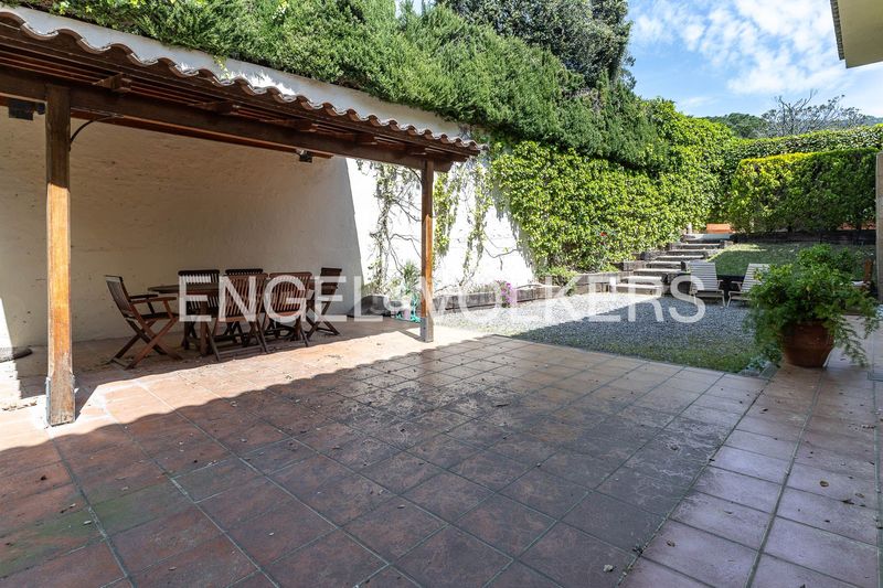 Foto 1adfead9-0e1e-4b24-b890-067c87980fb9. Casa amb calefacció aparcament a Cabrils