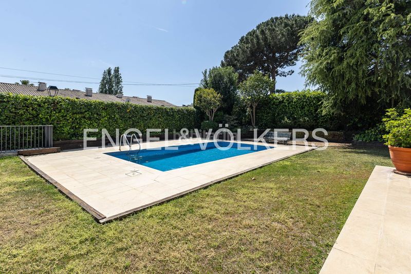 Foto 37b8e365-799d-4498-a460-44aee3a4505e. Casa amb calefacció aparcament a Cabrils