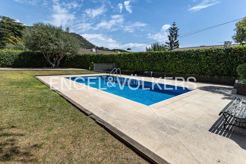 Foto b08d885b-a65d-4f19-9821-3ed09f19ae64. Casa amb calefacció aparcament a Cabrils