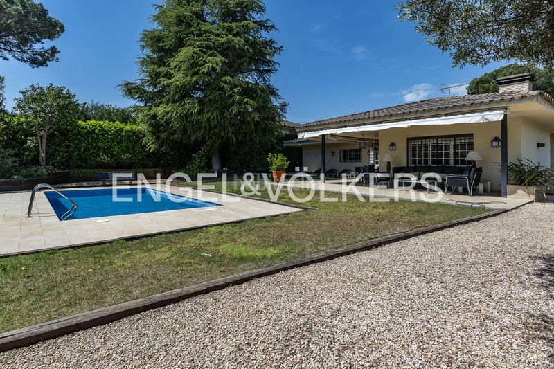 Foto b8e86a41-0287-4c09-91a5-04e2fdd8b5e8. Casa amb calefacció aparcament a Cabrils