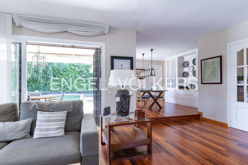 Foto fe776a8e-6ef6-40dd-813c-0f4eeb345e8a. Casa amb calefacció aparcament a Cabrils