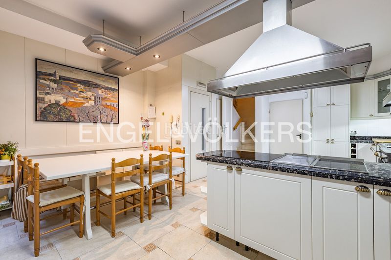 Foto 0a07f177-4d66-4db7-a577-092e33c8950e. Casa amb calefacció aparcament a Zona Nord Rubí