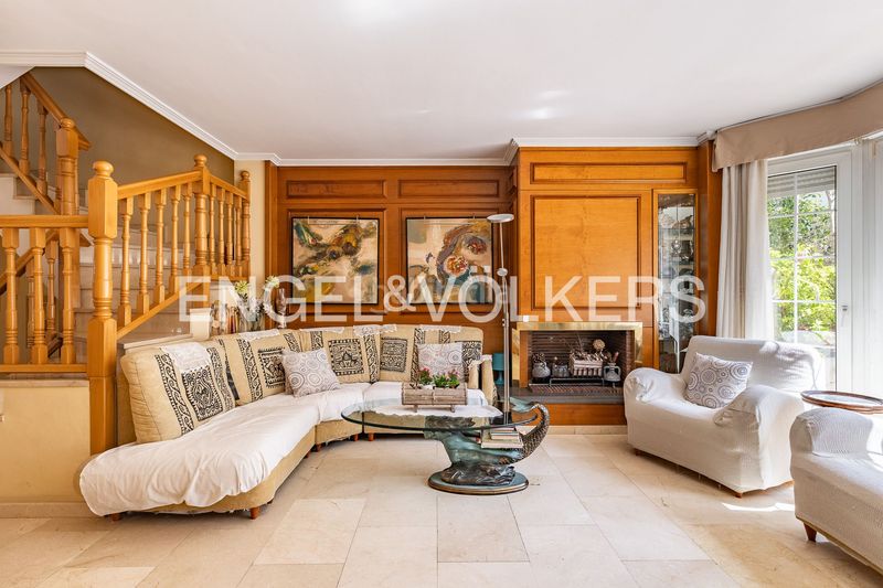 Foto d30a0206-1bef-4565-9466-7974d3952650. Casa amb calefacció aparcament a Zona Nord Rubí