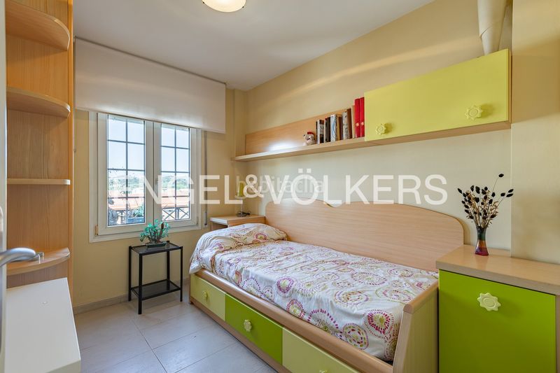 Foto e2126af6-5899-418d-9d2a-21f933e7fb05. Casa amb calefacció aparcament a Zona Nord Rubí