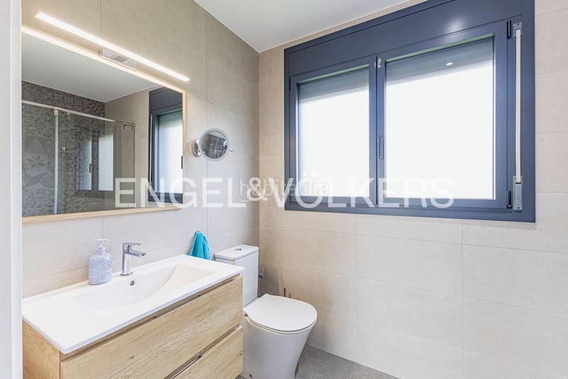 Foto 0f324637-dfee-43c1-9479-a2eb10bb3396. Casa amb calefacció aparcament piscina a Begues