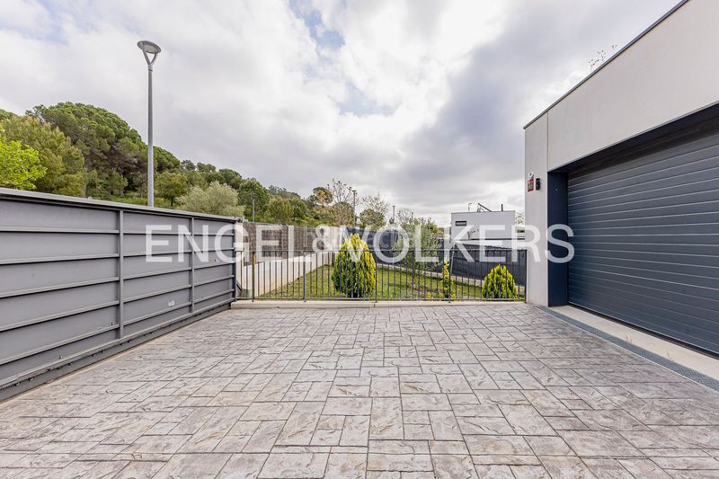 Foto 138c7fd5-5186-40f6-ae81-c59ea878c057. Casa amb calefacció aparcament piscina a Begues