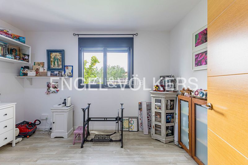 Foto 15789b84-0246-4790-913c-cd113716993a. Casa amb calefacció aparcament piscina a Begues